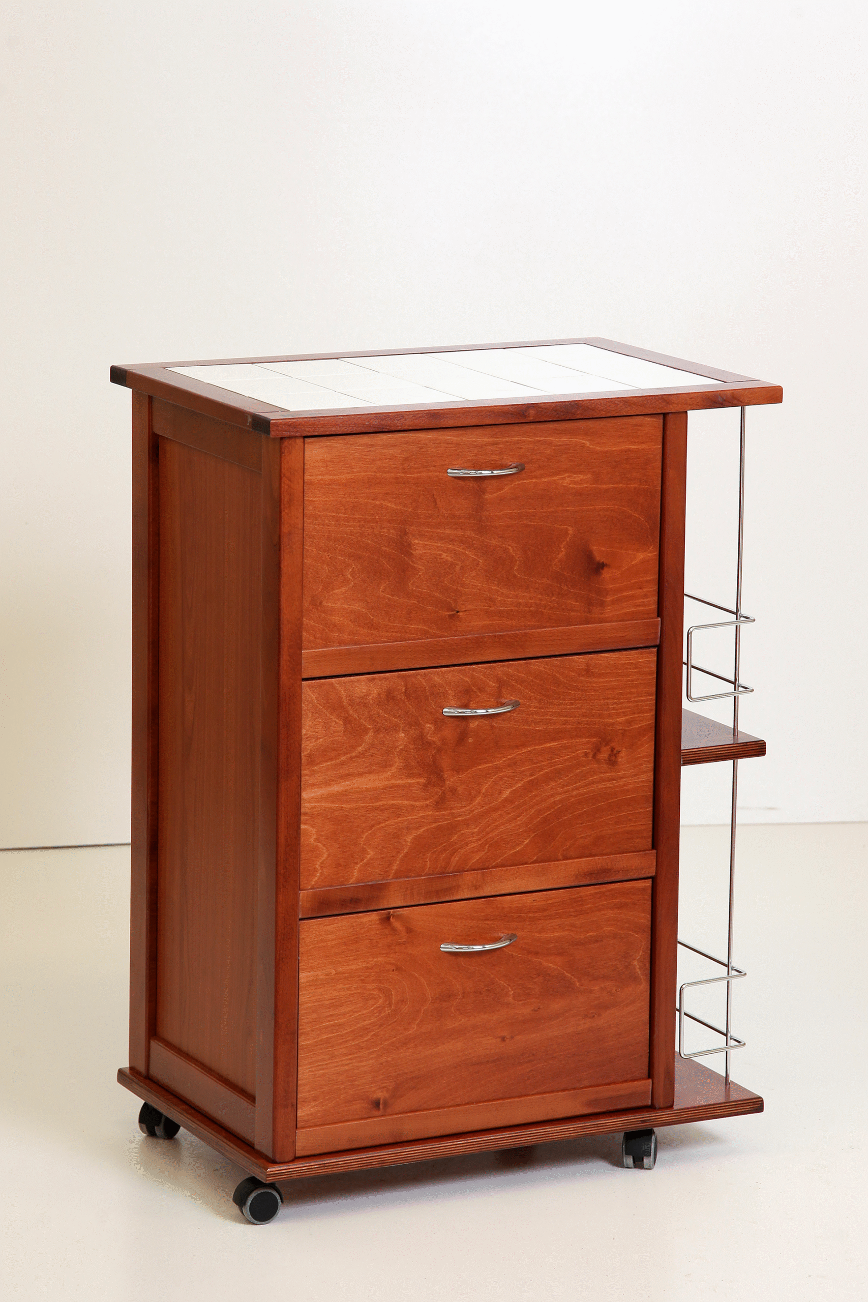 MAS096 mobiletto vesuvio 3 ante con portabottiglie ciliegio